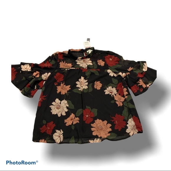 NWOT Beautiful, Juniors size M, 3/4 length sleeve, Floral Top - Picture 1 of 5